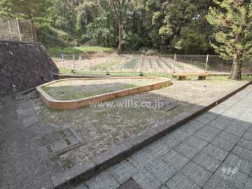 管理棟裏スペース