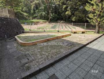 管理棟裏スペース