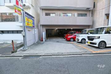 駐車場出入り口