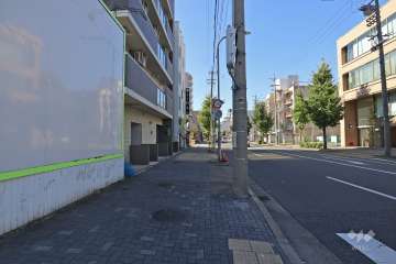 敷地北東側の前面道路