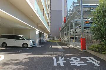 駐車場出入り口