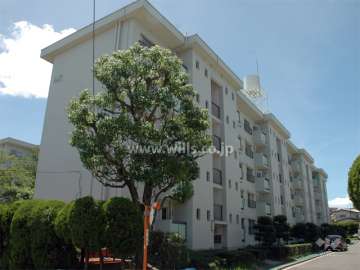 府公社千里南町第二住宅A-２棟の外観（北東側から）