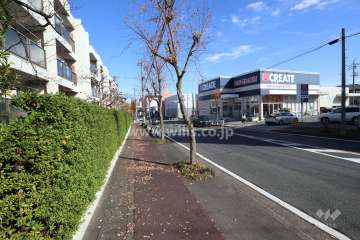 敷地南側の前面道路