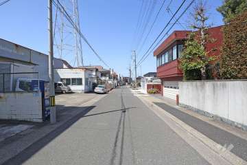 敷地北側の前面道路
