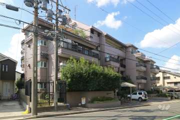 三旺マンション名東の外観（南東側から）