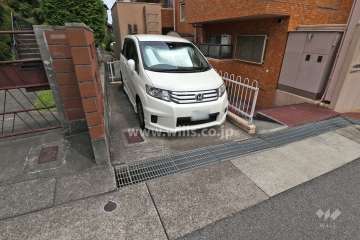 敷地内駐車場（屋外平面式）