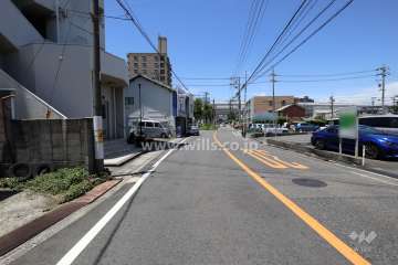 敷地北側の前面道路（東側から）
