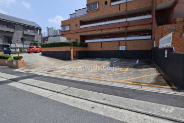 駐車場出入り口