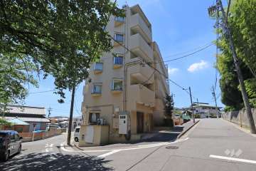 ユニーブル第2一社マンションの外観（北東側から）