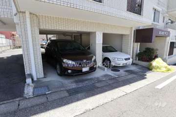 敷地内駐車場（屋内平面式）
