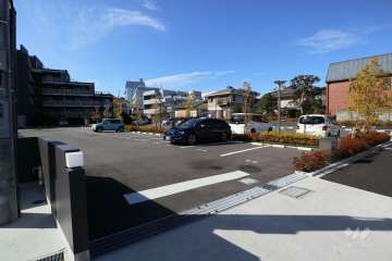 駐車場出入り口
