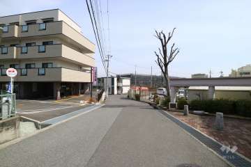 敷地北側の前面道路