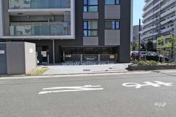 駐車場出入り口