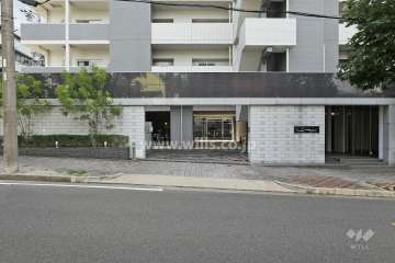 駐車場出入り口