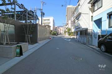 敷地北側の前面道路