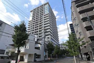 ライオンズタワー葵の外観（南東側から）