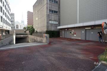 駐車場の出入り口