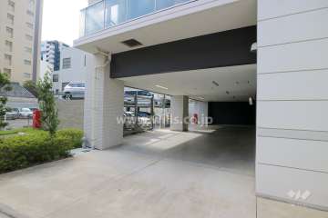 駐車場出入り口