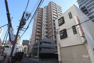 プレサンスロジェ葵の外観（北西側から）