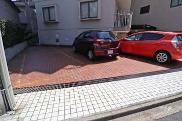 敷地内駐車場（屋外平面式）