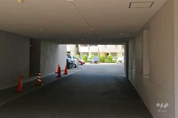 敷地内駐車場（屋外平面式）