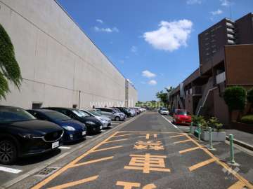敷地内駐車場（屋外平面式）