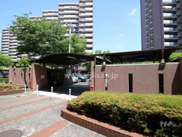 敷地中央にあるゴミステーション