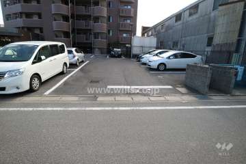 駐車場出入り口