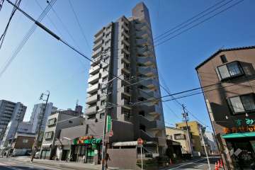 プライムガーデン徳川の外観（東側から）