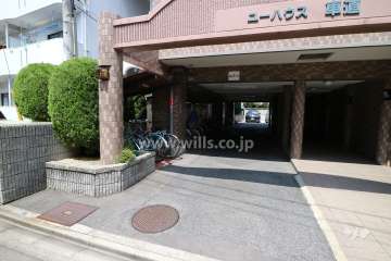 駐車場出入り口