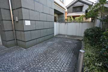 敷地内来客用駐車場