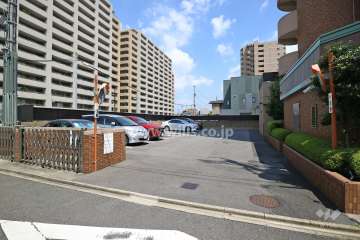 駐車場出入り口