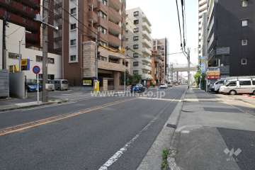 敷地東側の前面道路