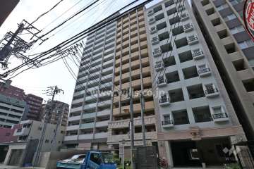 プレサンス泉シティアークの外観（南東側から）