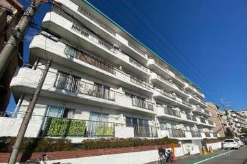 仁川グランドハイツの外観（南西側から）