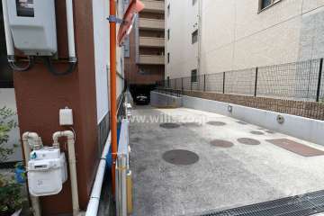 駐車場出入り口