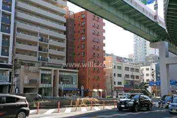 ライオンズマンション東片端の外観（北西側から）