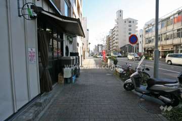 敷地南側の前面道路