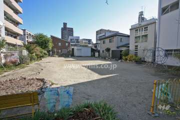 敷地に隣接する『花咲どんぐりひろば』