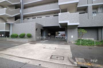 駐車場出入り口