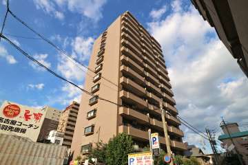 ヴェルビュ代官町の外観（南西側から）