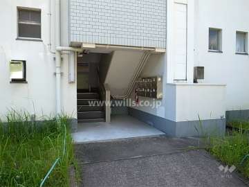 住戸入口（共用ポスト）