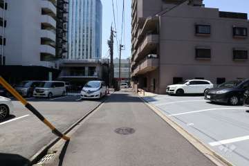 敷地南側の前面道路