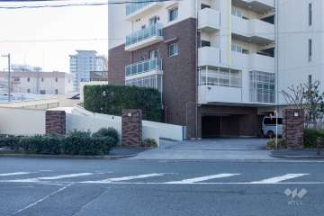 北側駐車場の出入り口
