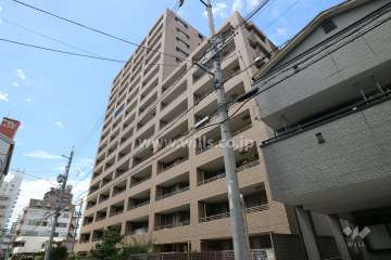 ダイアパレス代官町の外観（南東側から）