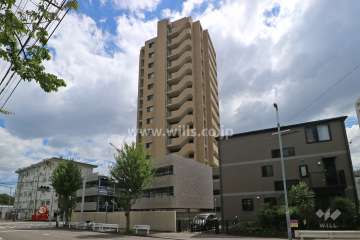 ライオンズ代官町レジデンスの外観（北西側から）