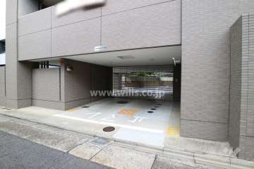 駐車場出入り口