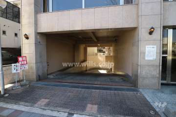 駐車場出入り口