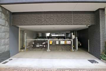 敷地内駐車場（屋内機械式）