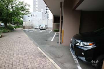 敷地内駐車場（屋外平面式）
